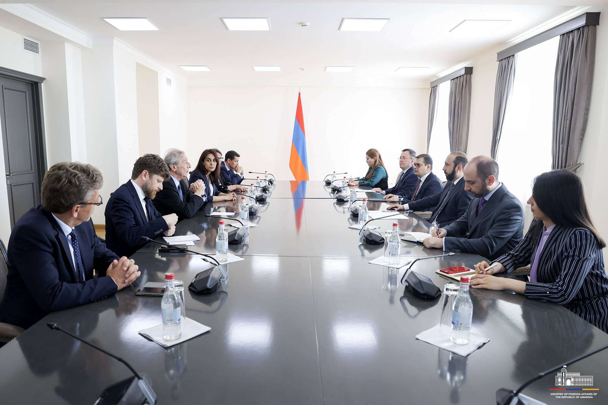 They discussed issues related to bilateral partnership between Armenia and France