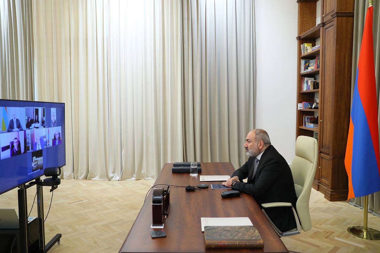 Երկաթուղին մոտ 2,5 կմ վնասներ է կրել. Մ6 ճանապարհը 8-9 հատվածներում կամ ամբողջությամբ, կամ մասնակի քանդվել է (ՏԵՍԱՆՅՈՒԹ)