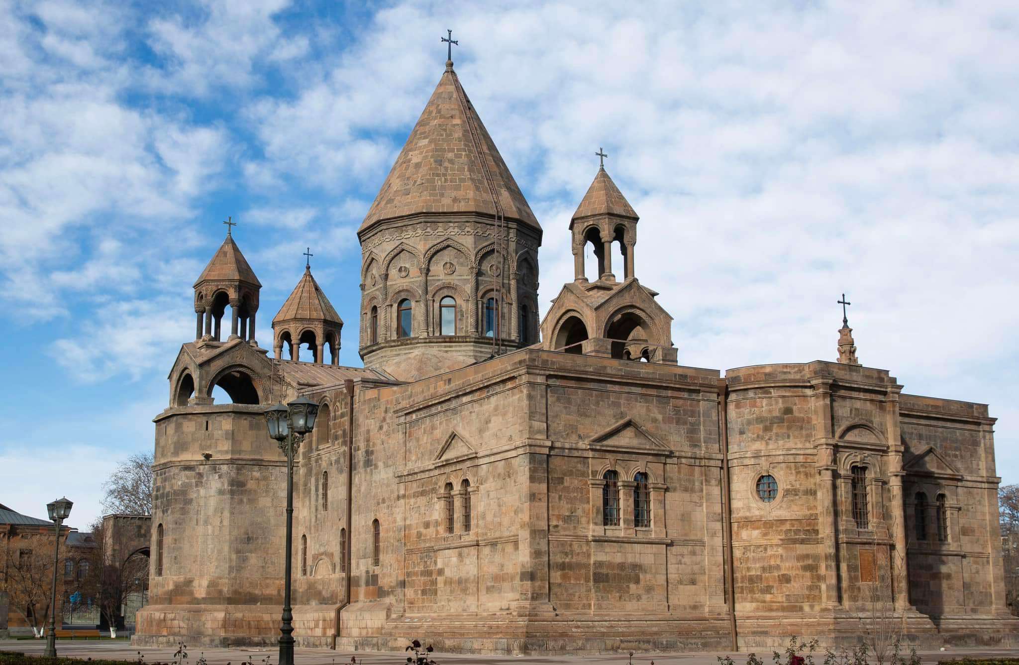 Մյուռոնօրհնեքը և Մայր տաճարի վերաօծումը՝ սեպտեմբերին