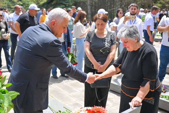 Փոխվարչապետ Մհեր Գրոգորյանը Ապարանում մասնակցել է Հանրապետության տոնին նվիրված միջոցառմանը