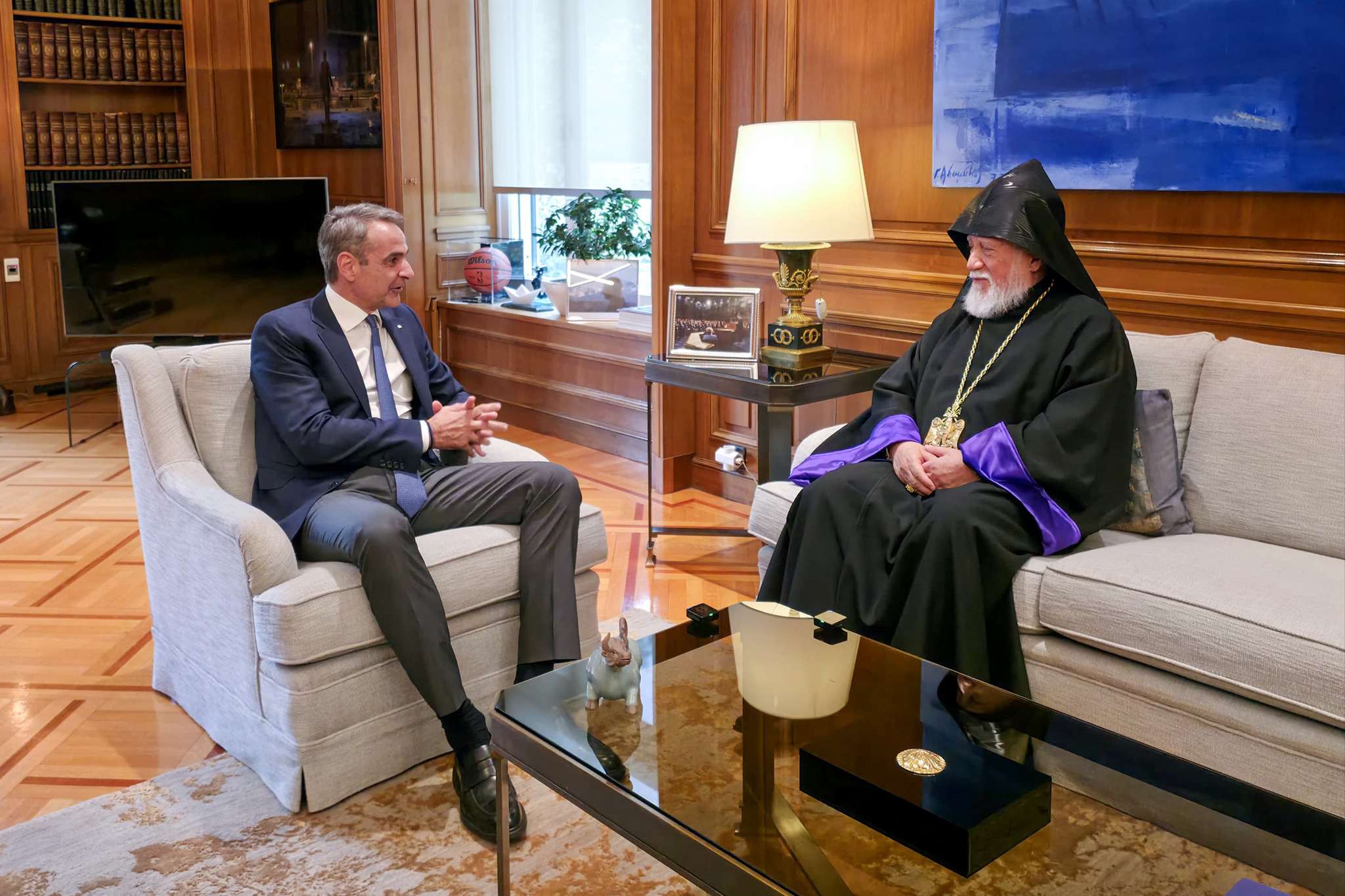 Արամ Ա-ն և Հունաստանի վարչապետը քննարկել են Հայաստանին վերաբերող հարցեր