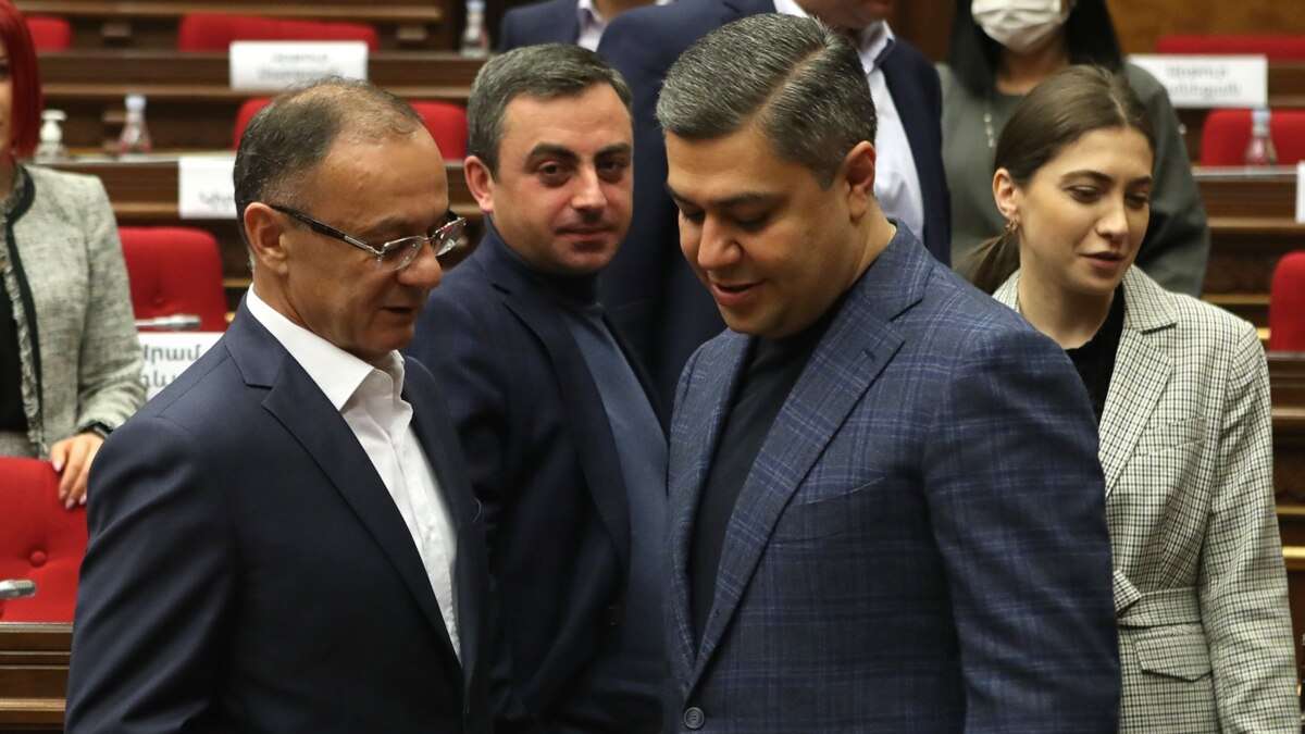 Намерен обратиться в Совет НС по вопросу лишения мандатов некоторых депутатов