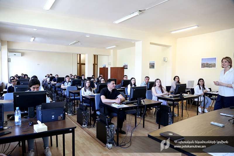 Стартовал курс обучения таможенников