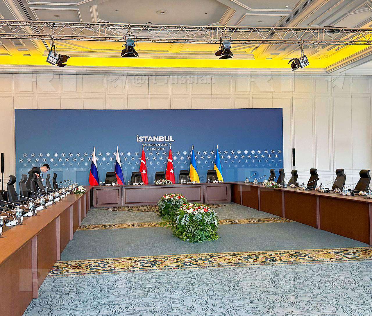 Russian-Ukrainian talks have started