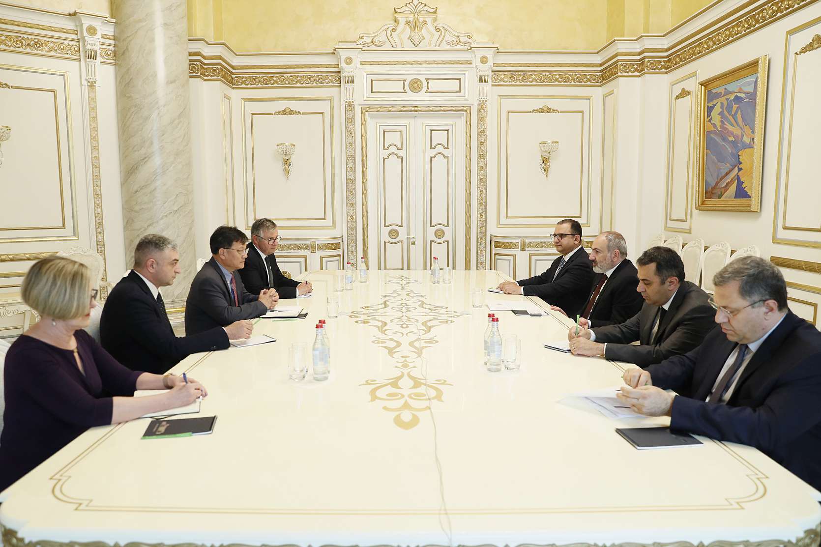 Необходимо как можно быстрее построить магистраль Север-Юг. Пашинян вице-президенту АБР