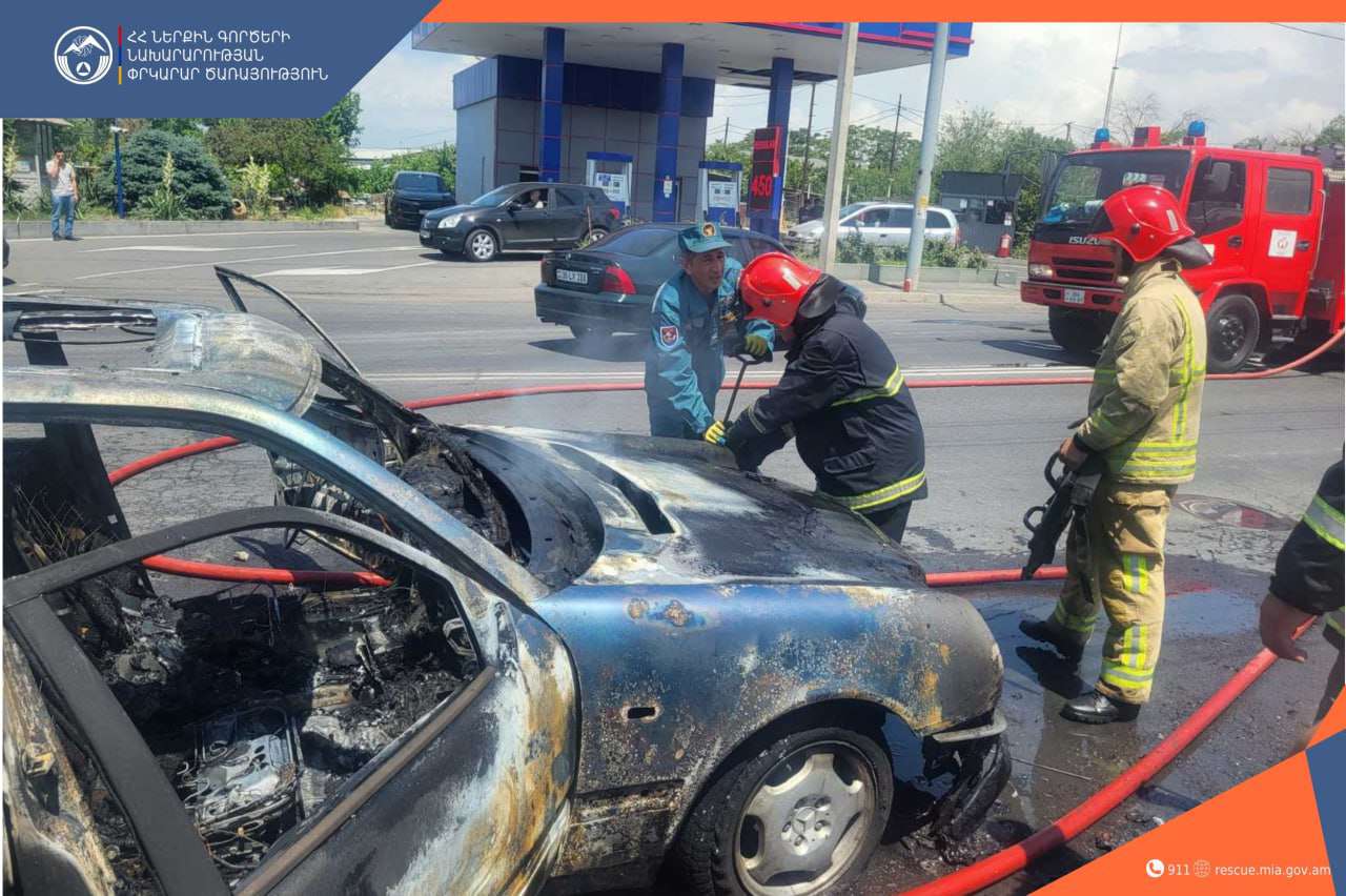 Մեքենան այրվել է, վարորդն ու ուղևորը՝ հոսպիտալացվել