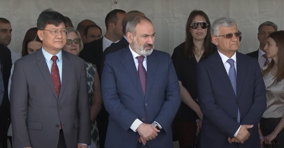 Никол Пашинян присутствовал на церемонии открытия новой дороги Аргаванд-Ширак в Ереване