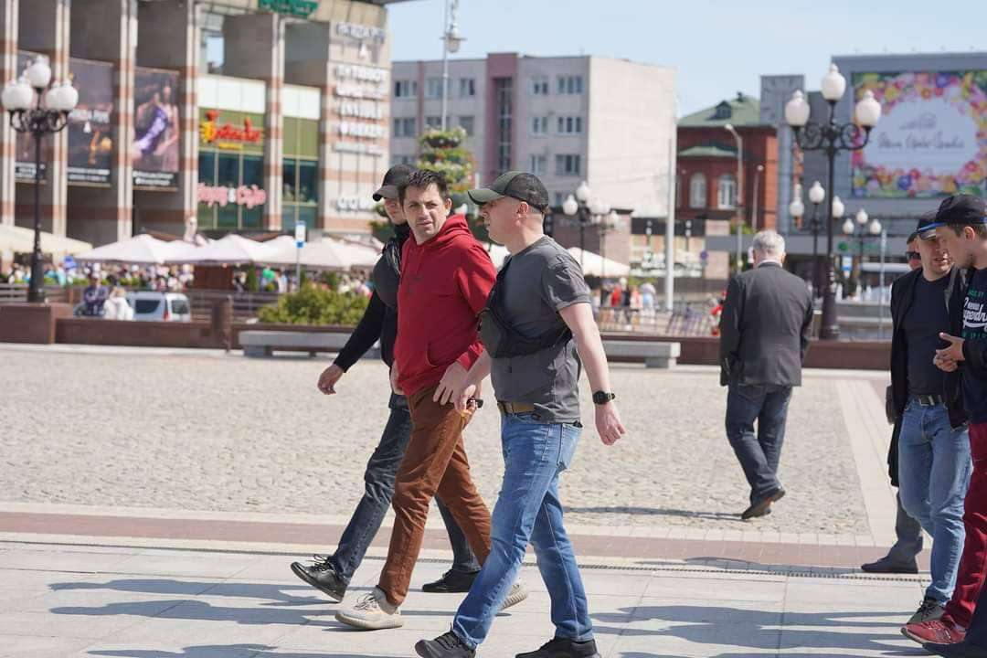 Մոսկվայում ձերբակալվում են Նավալնիի ծննդյան օրվա առթիվ ցույցերի մասնակիցները