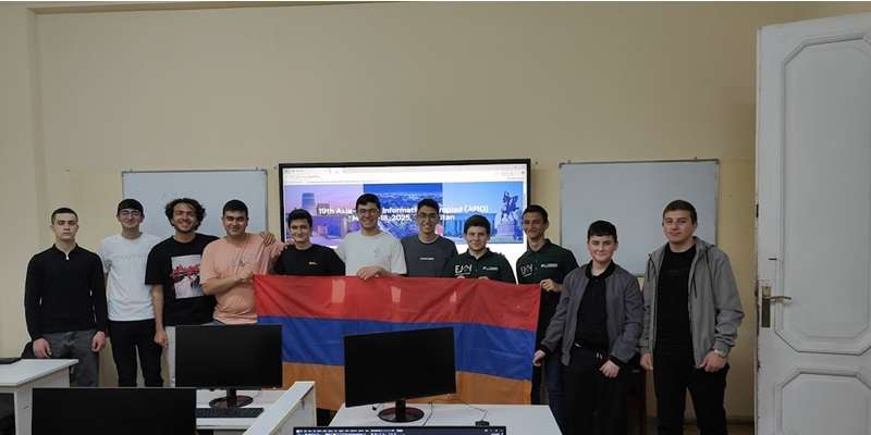 1 արծաթե և 3 բրոնզե մեդալ՝ APIO ինֆորմատիկայի միջազգային օլիմպիադայից