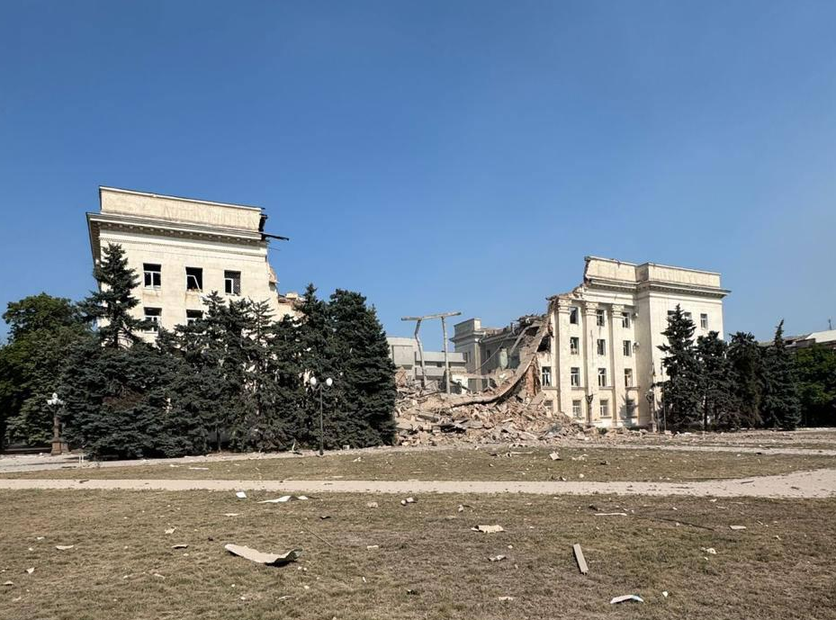 The Russian side leveled the Kherson administration building with a second strike