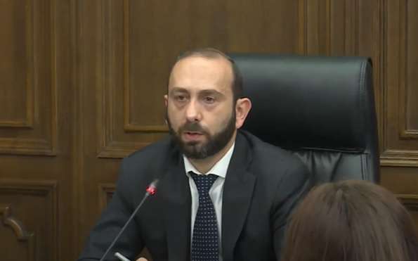 Арарат Мирзоян представил детали встречи с министром иностранных дел Азербайджана