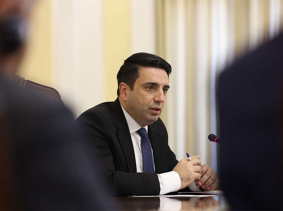 «Ես ստեր չեմ մեկնաբանում». Ալեն Սիմոնյանը՝ Զախարովային