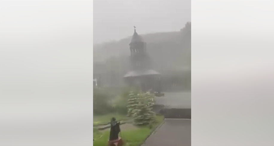 Ինտենսիվ տեղատարափ Սևանավանքում