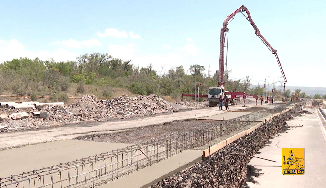 Lենինգրադյանից Ծիծեռնակաբերդի խճուղի տանող ճանապարհը վերականգնվում է նոր տեխնոլոգիայով