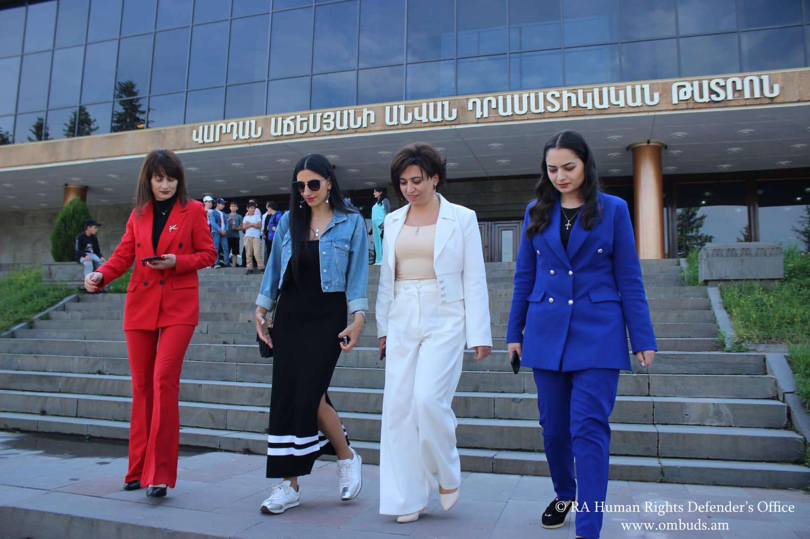 ՄԻՊ-ը Շիրակի մարզի երեխայի և ընտանիքի աջակցության  կենտրոնի սաների հետ ներկայացում է դիտել