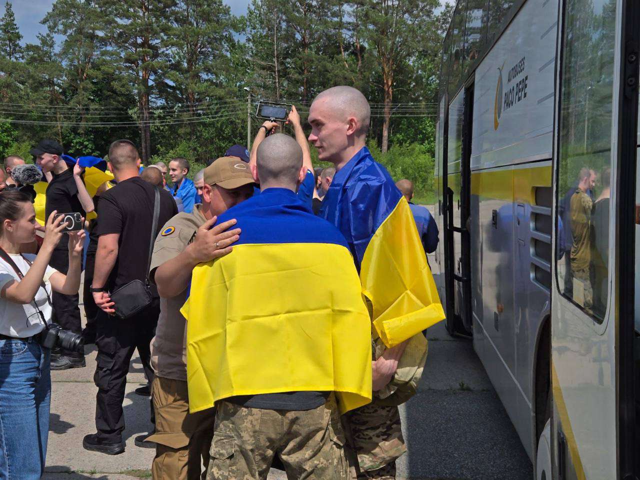 The prisoner exchange process between Kiev and Moscow has begun.