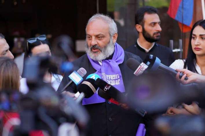Բագրատ արքեպիսկոպոսն ակտիվանո՞ւմ է․ «Հրապարակ»