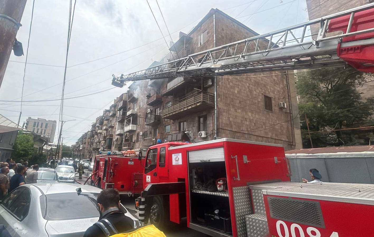 Աղբյուր Սերոբի փողոցի շենքերից մեկի բնակարաններից մեկում հրդեհ է բռնկվել
