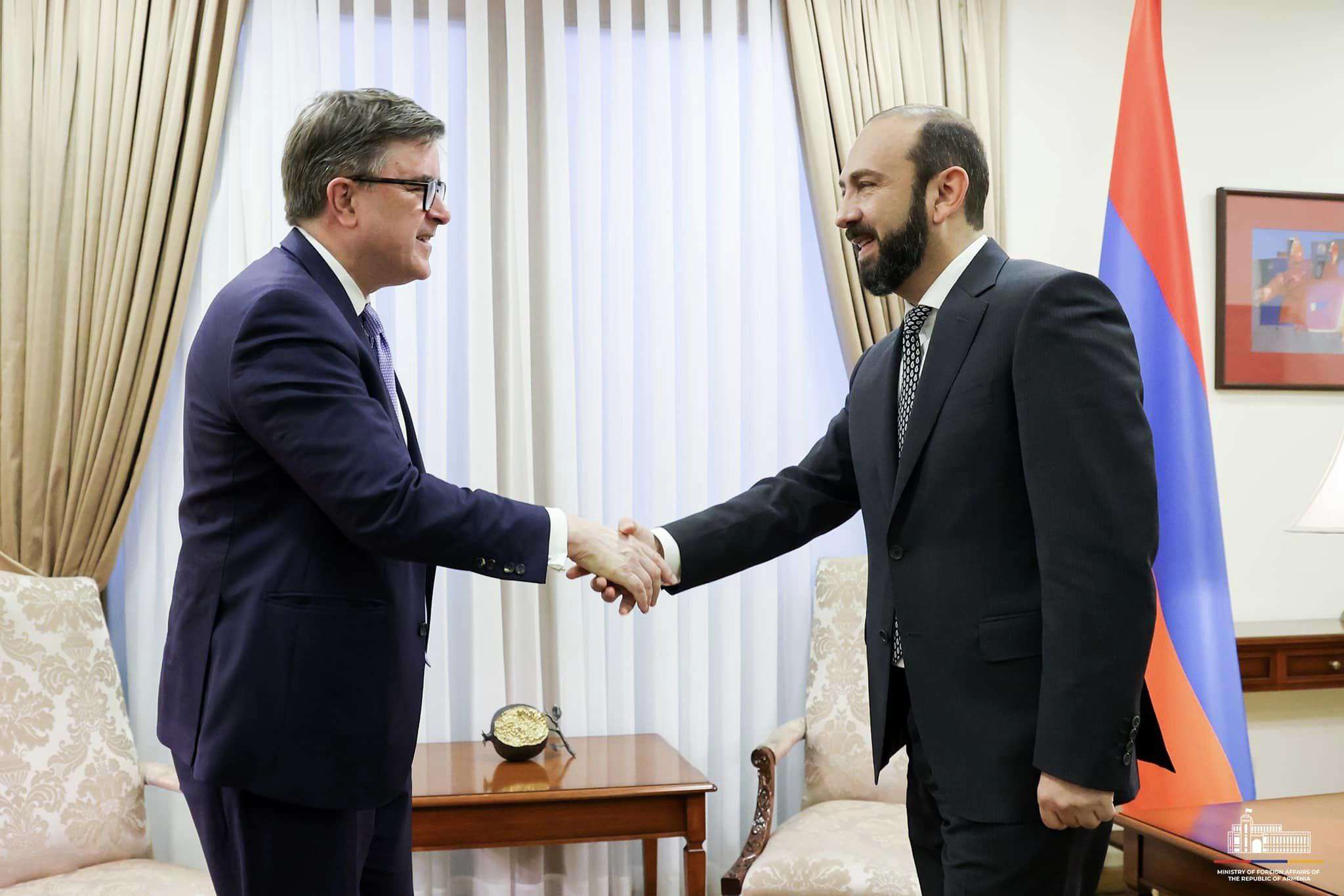 ԱՄՆ փոխպետքարտուղարը Հայաստանում է. Ջեյմս Օ՛Բրայենն ու Արարատ Միրզոյանն առանձնազրույց են ունեցել