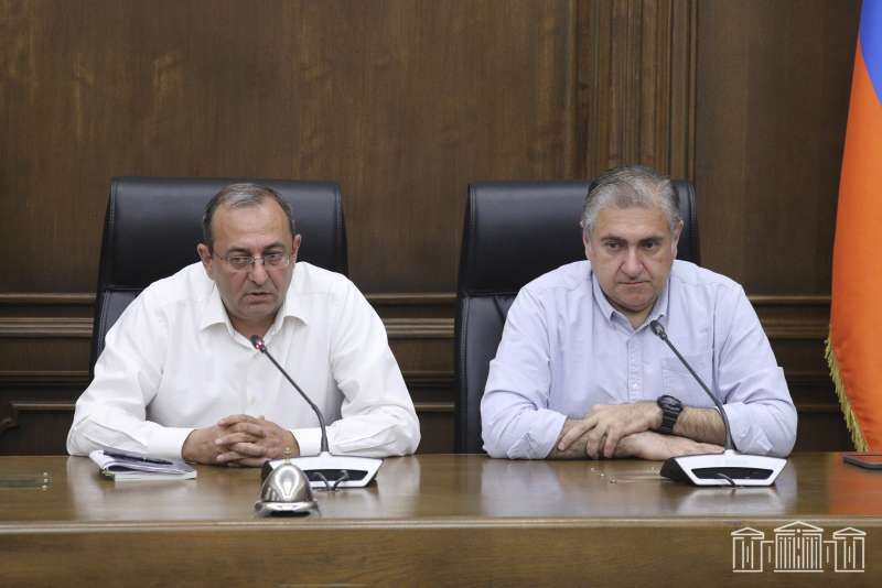 «Ընդդիմության օրակարգում կա մանդատները վայր դնելու հարց». Արծվիկ Մինասյան