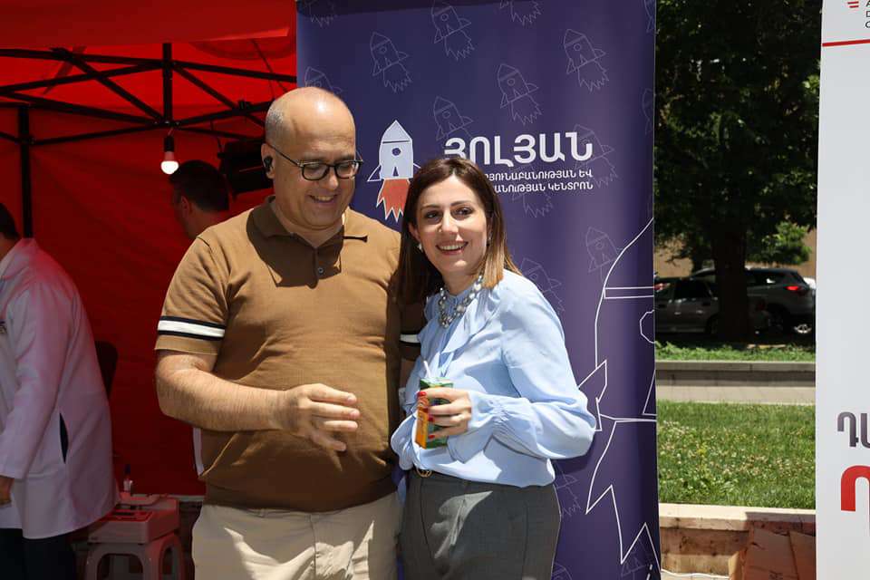 Անահիտ Ավանեսյանն արյունատվության ակցիային մասնակցել է ամուսնու հետ