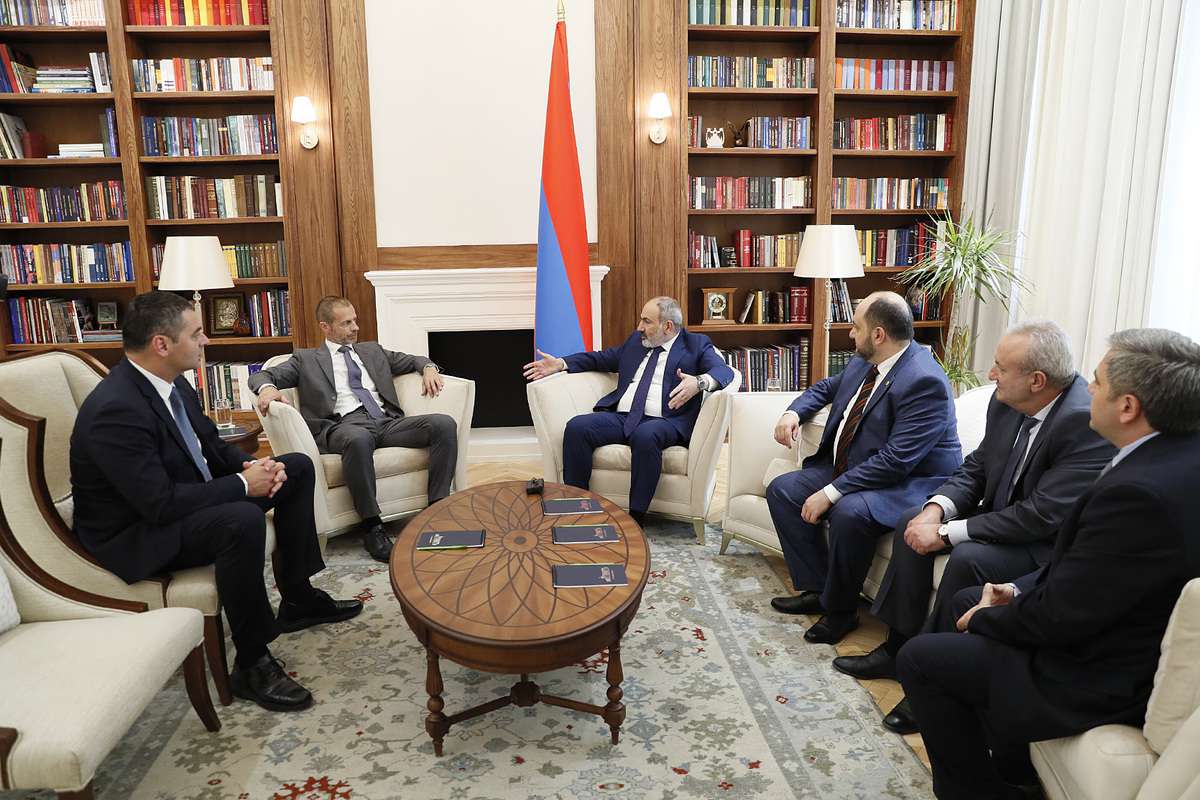 УЕФА продолжит активно поддерживать развитие футбола в Армении