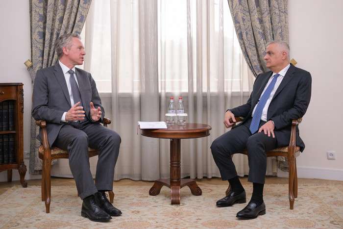 Cooperation with the IMF was emphasized
