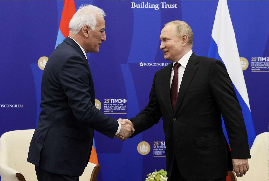 Президент Ваагн Хачатурян встретился с Президентом России Владимиром Путиным