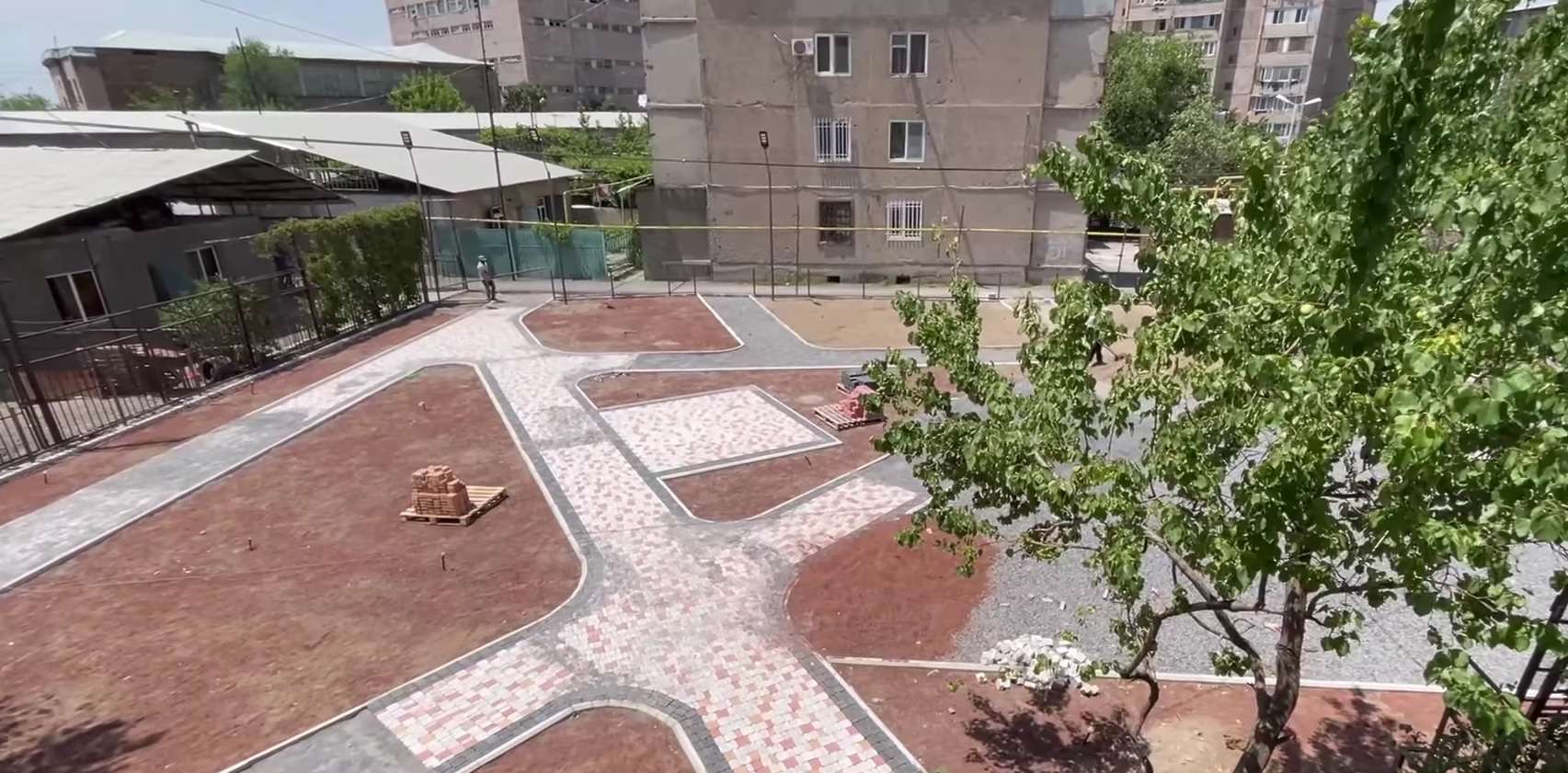 Благоустроенные дворы вместо гаражей