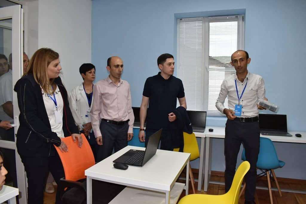Госминистр Арцаха поприветствовал открытие техношколы «Мунк» в селе Ахорти