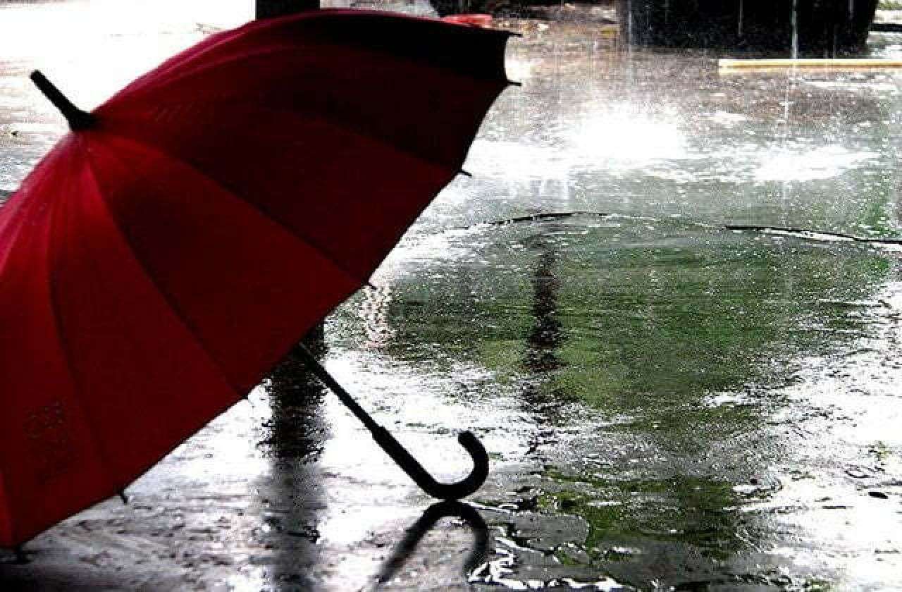 Short rain and thunder are expected, air temperature will drop