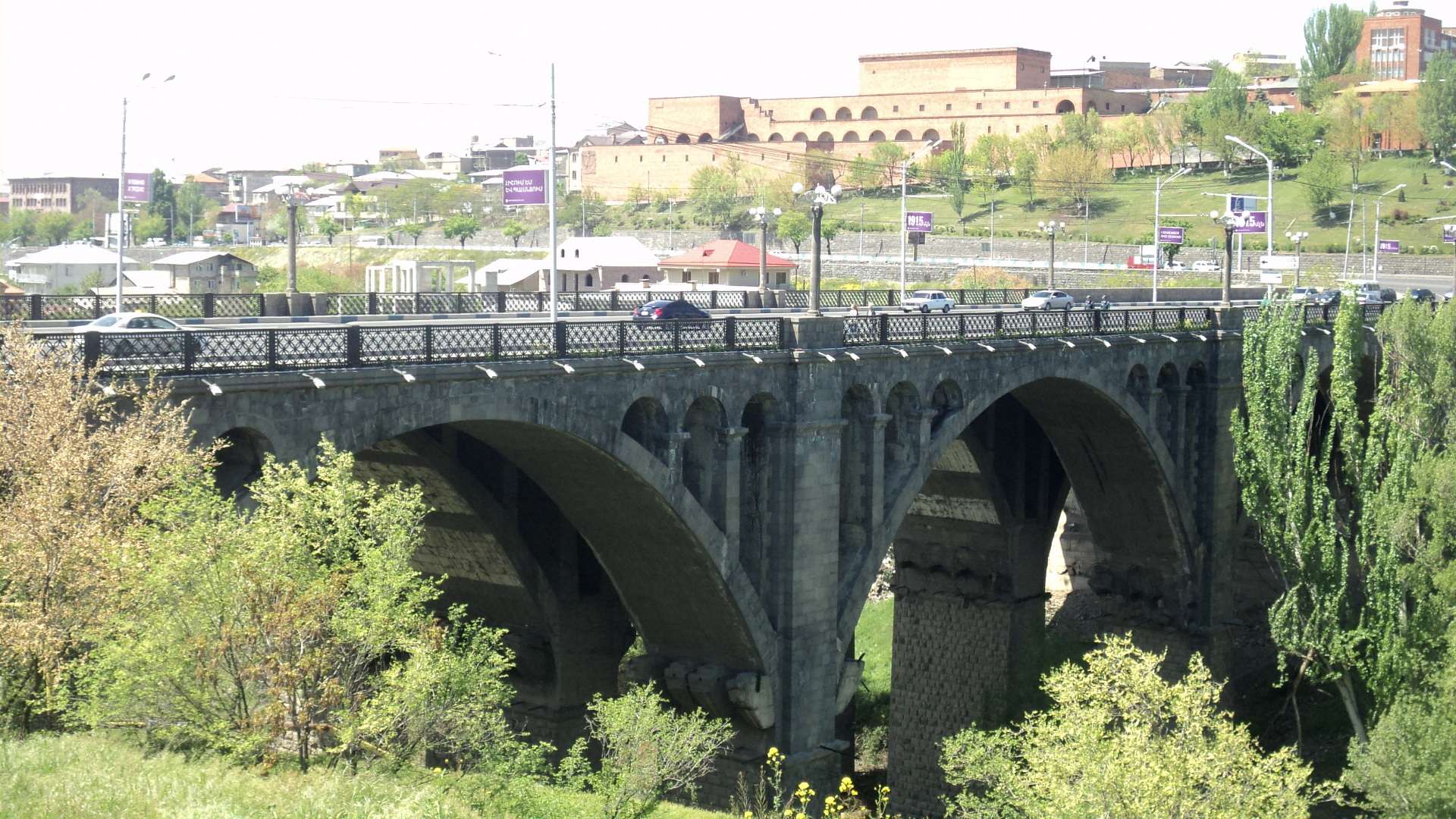 Քաղաքացին փորձել է նետվել Հաղթանակի կամրջից