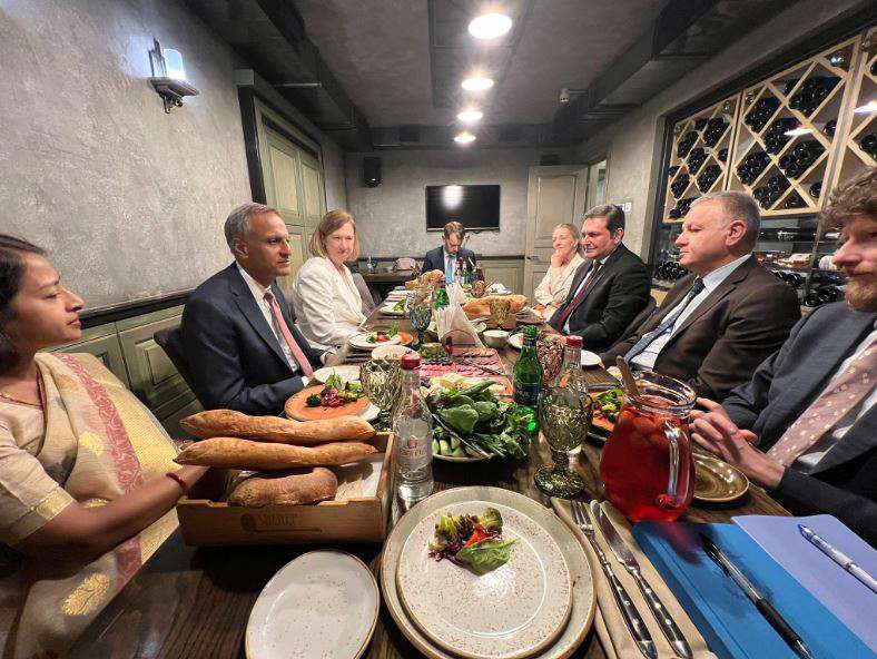 The US Deputy Secretary of State had dinner with France, the EU, and India ambassadors in Armenia