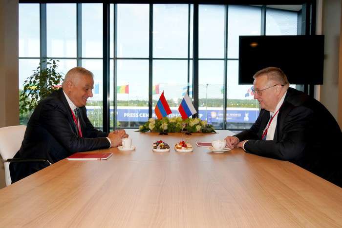 Մհեր Գրիգորյանը հանդիպում է ունեցել Ալեքսեյ Օվերչուկի հետ