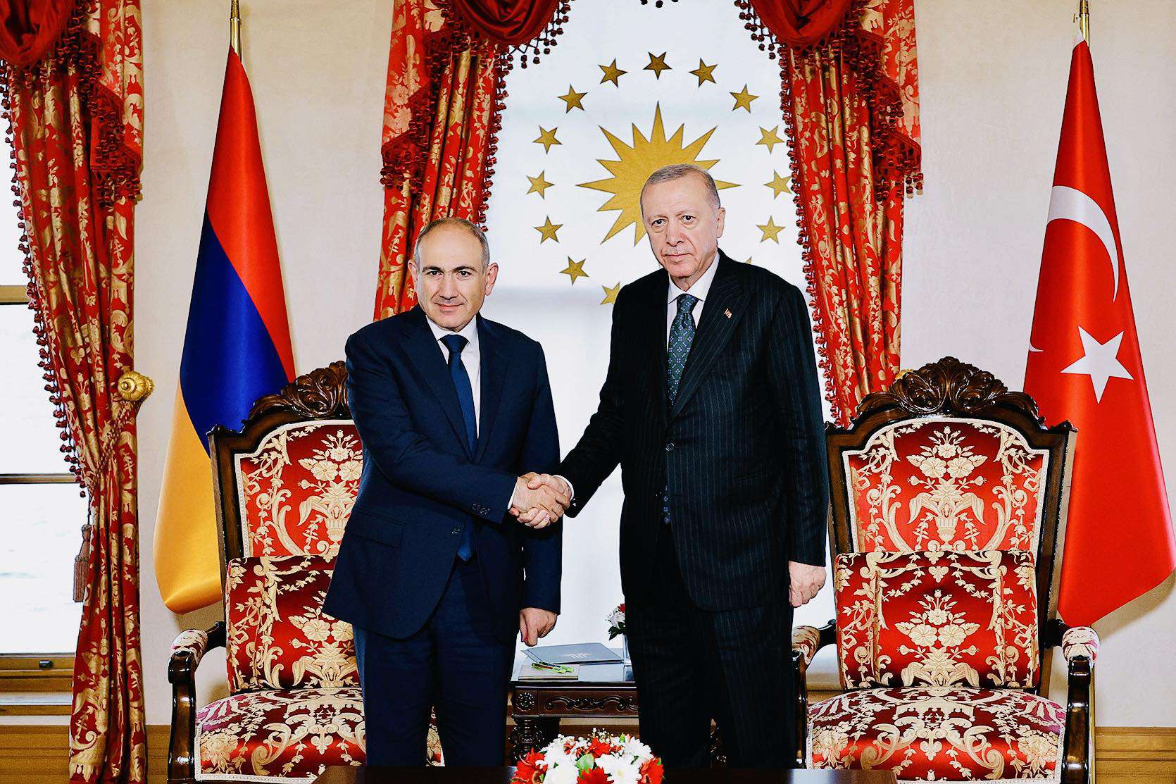 Pashinyan-Erdogan meeting has begun