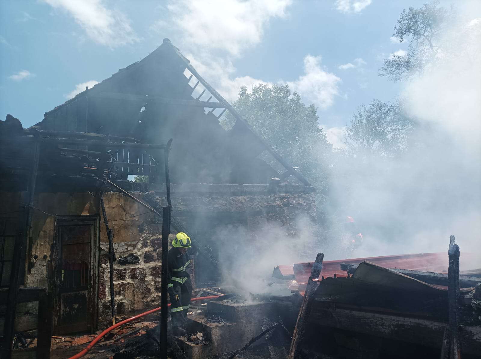 Այրվել է տնակ