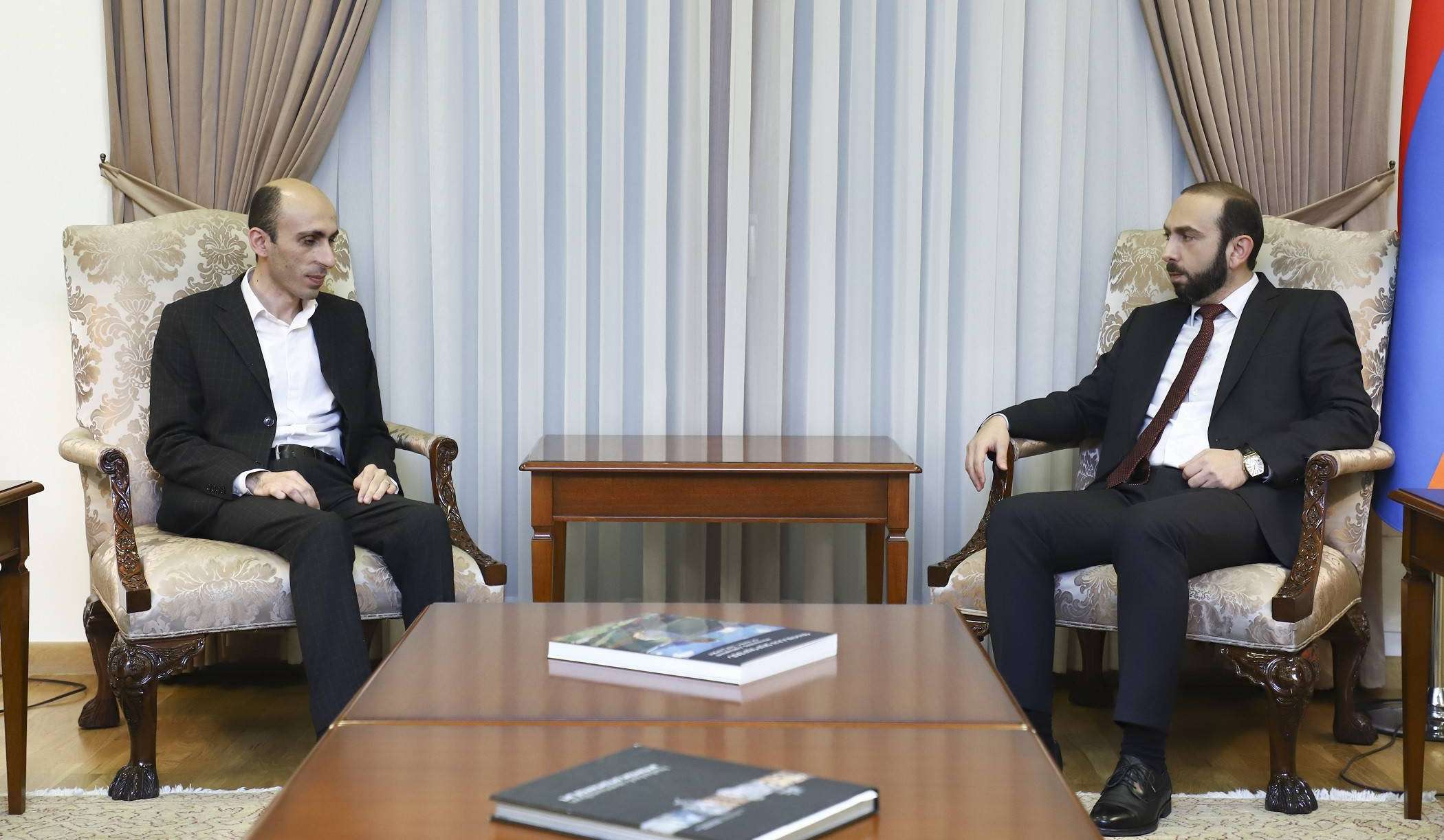 Միրզոյանն ու Բեգլարյանը շեշտել են միջազգային հումանիտար կազմակերպությունների ներգրավվածության անհրաժեշտությունը