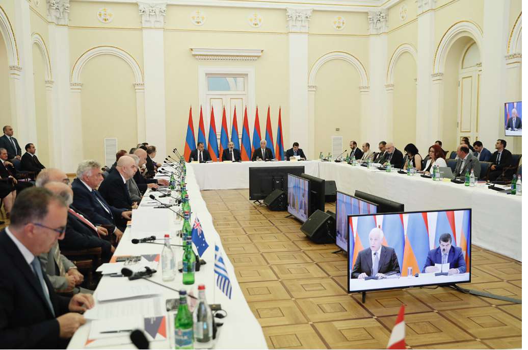 Վարչապետը մասնակցում է «Հայաստան» համահայկական հիմնադրամի հոգաբարձուների խորհրդի նիստին