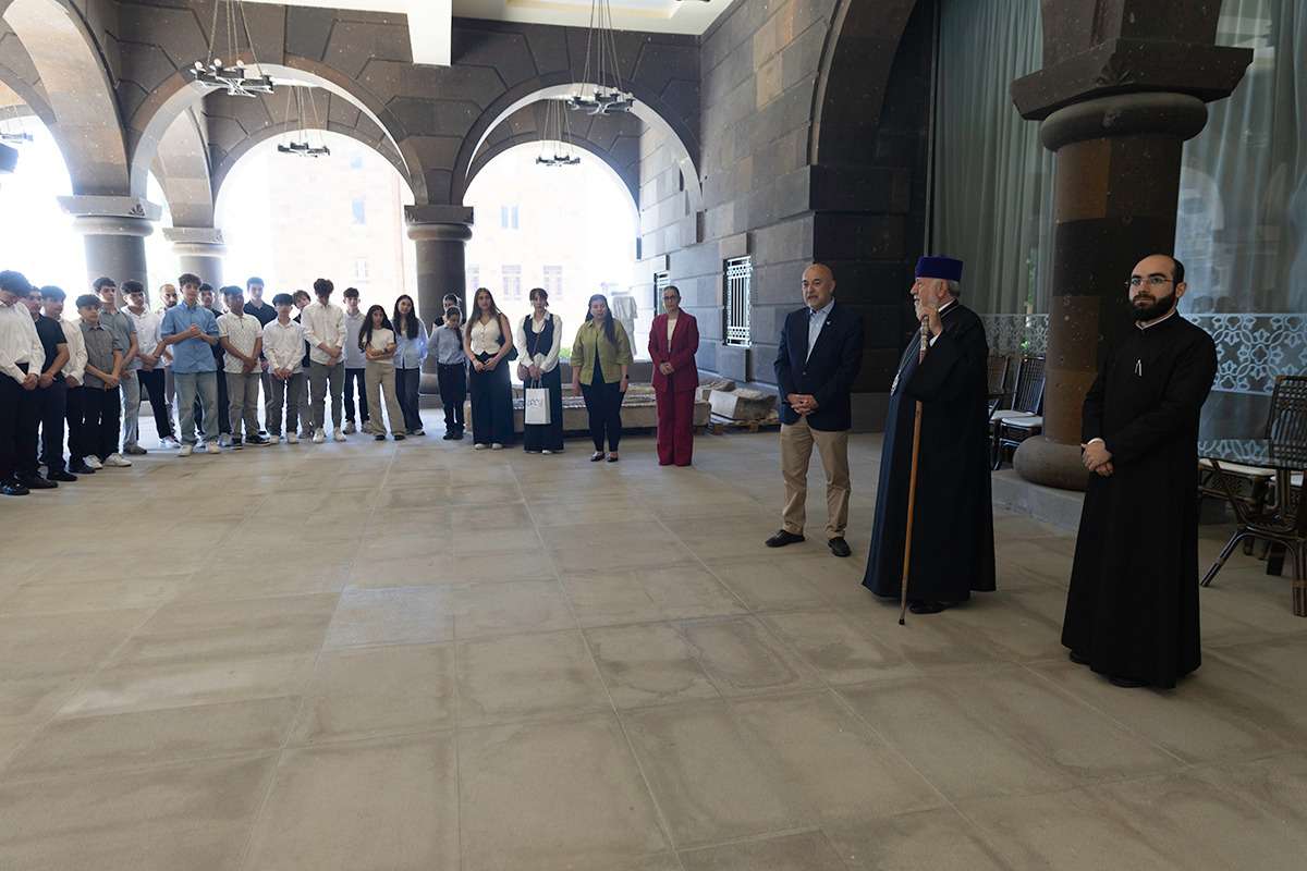 Վեհափառը հորդորել է ակտիվ ներգրավվածություն ունենալ ազգային-եկեղեցական կյանքում