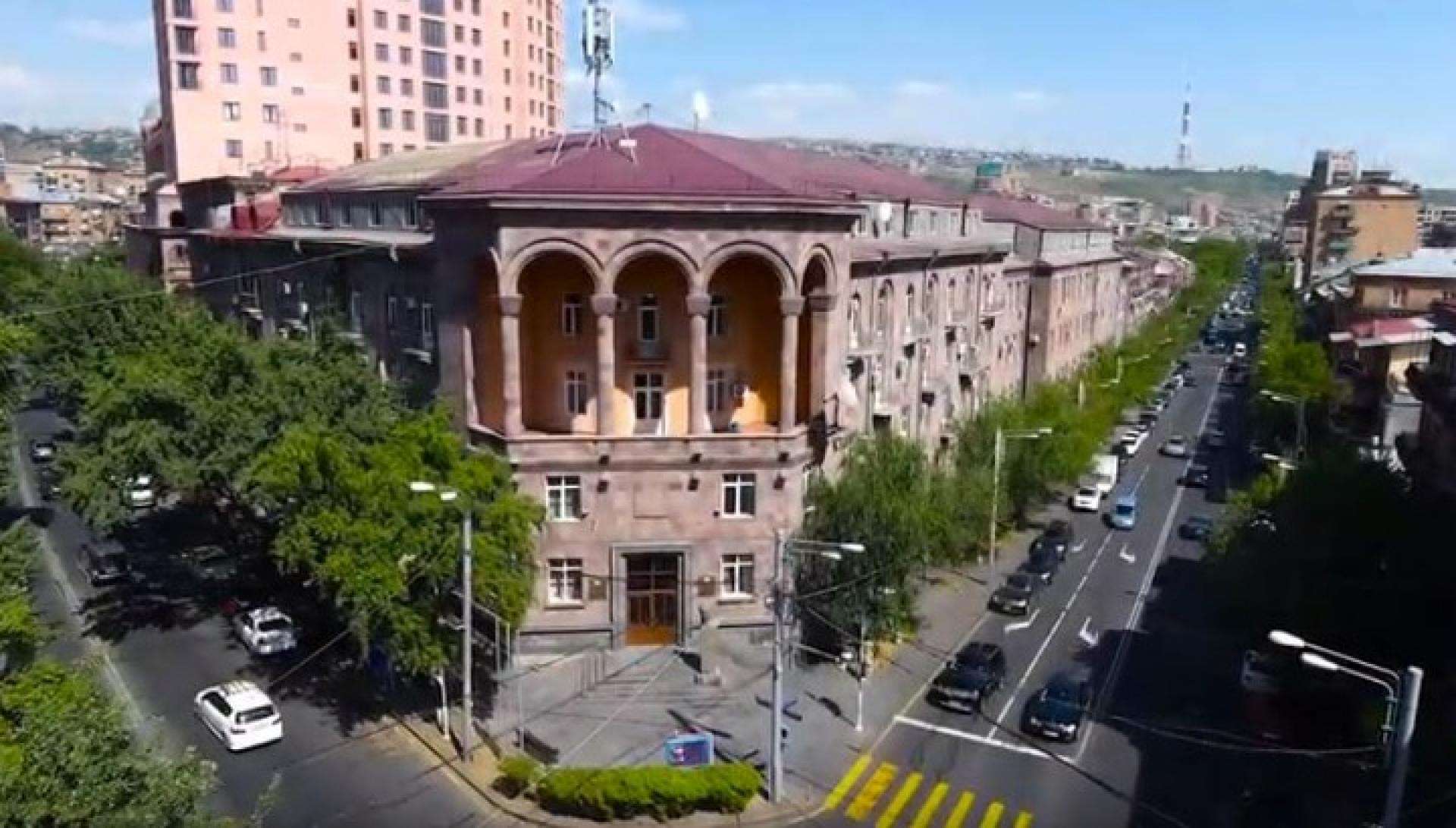 Բրյուսովի համալսարանը՝ խավարի մեջ. «Ժողովուրդ»