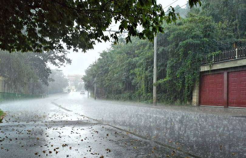 Rain and thunder are expected, heavy in isolated places