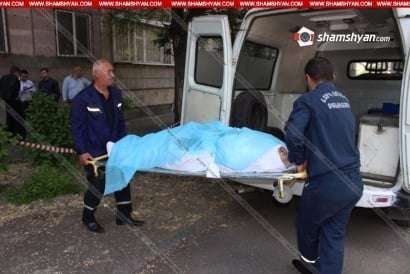 Самоубийство в Ереване, тело 32-летнего мужчины нашли во дворе многоэтажки