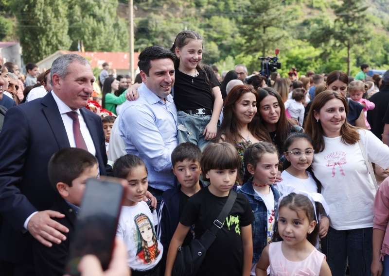 «Ձեր խնդիրները մեր իշխանության ուշադրության կենտրոնում են»․ Ալեն Սիմոնյան