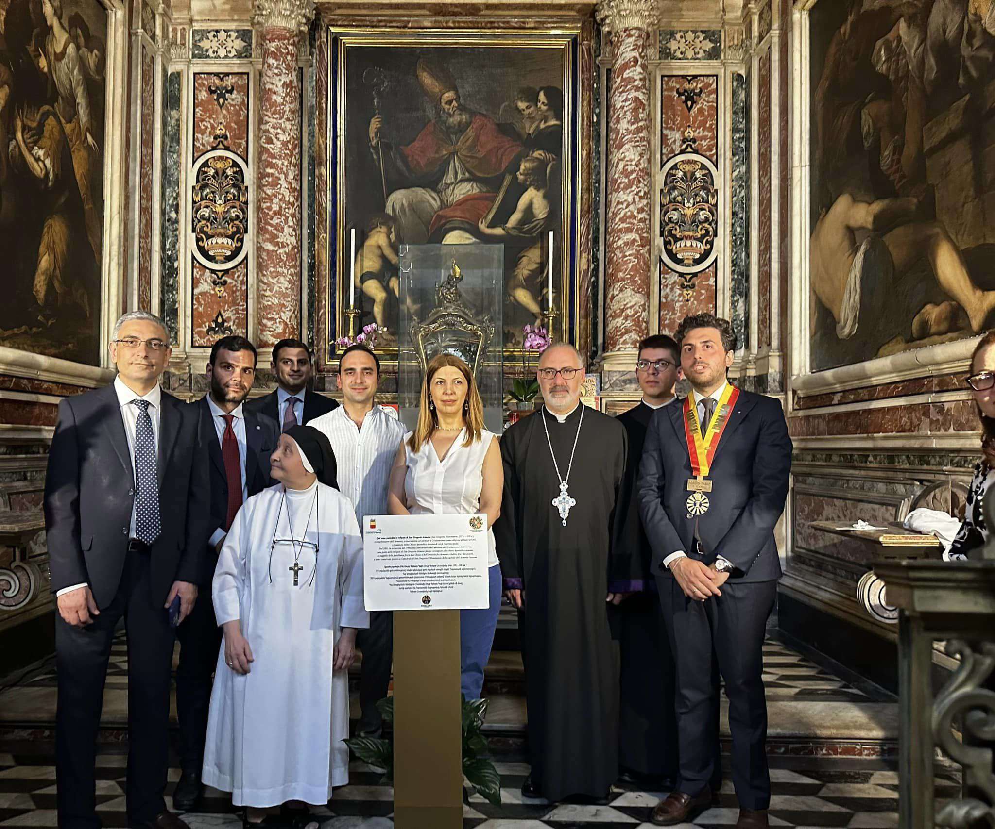 Նեապոլի Սուրբ Գրիգոր Հայի եկեղեցում տեղադրվել է երկլեզու ցուցանակ՝ իտալերեն և հայերեն