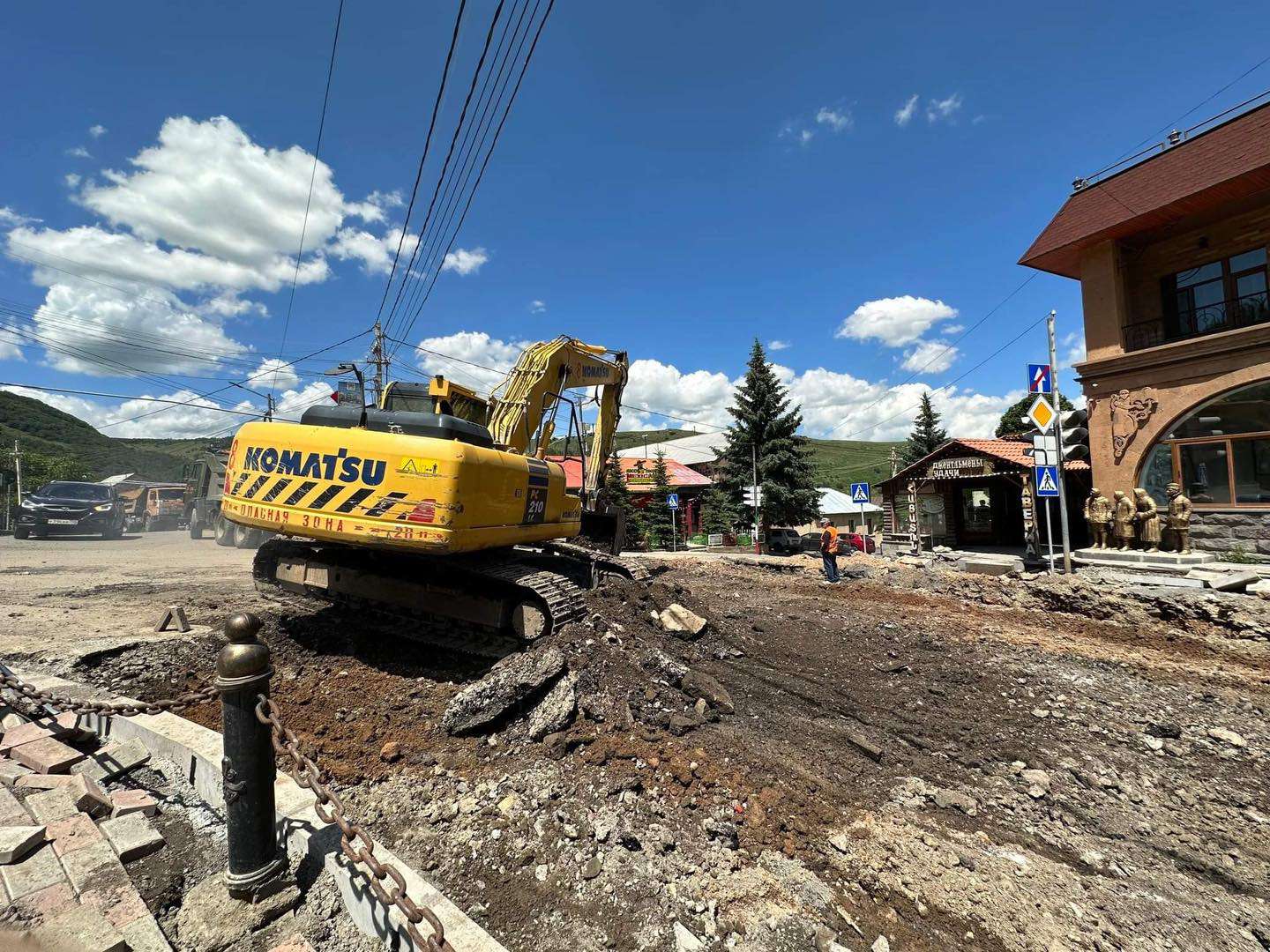 Հիմնանորոգվում է Հրազդանի տրանսպորտային հանգույց-Ծաղկաձորի մարզահամալիր ավտոճանապարհի 10,5 կմ հատվածը (ԼՈՒՍԱՆԿԱՐՆԵՐ)