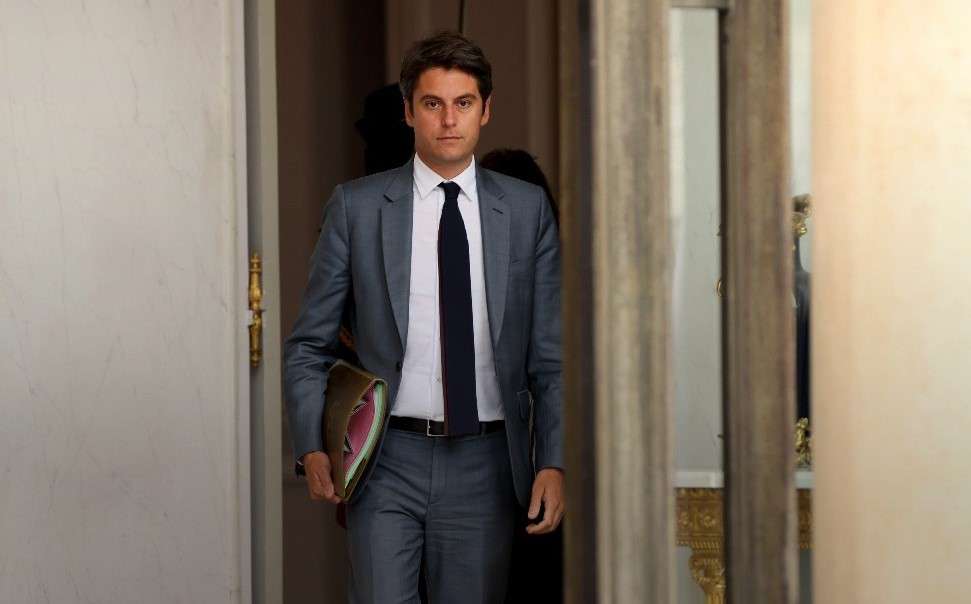 The French Prime Minister will submit his resignation tomorrow