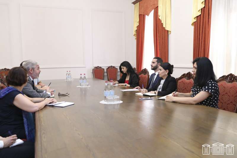 Рубинян представил послам процесс нормализации армяно-турецких отношений