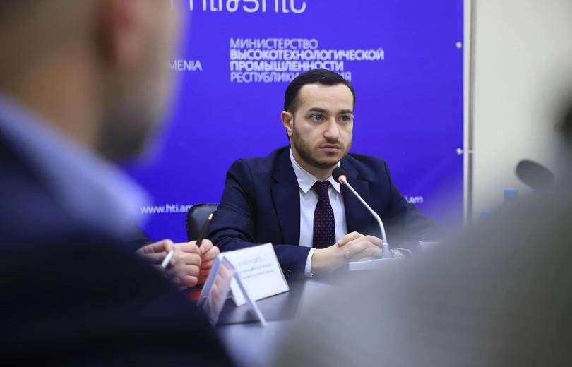 Մխիթար Հայրապետյանն արձակուրդից կօգտվի մասերով