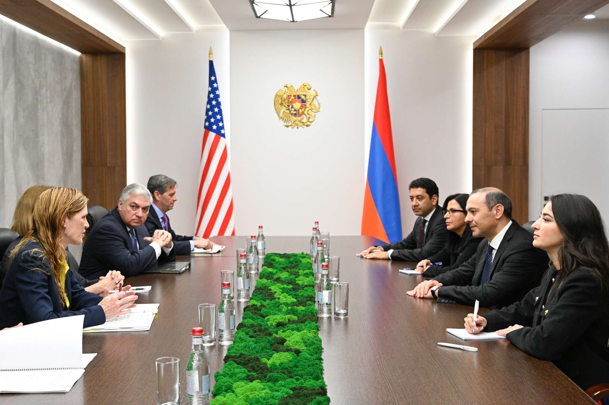 Քննարկել են ԼՂ տեղահանվածների հումանիտար իրավիճակը