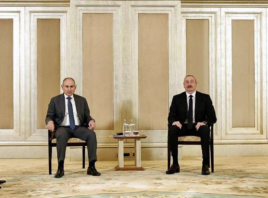 Pashinyan-Aliyev meeting resumed